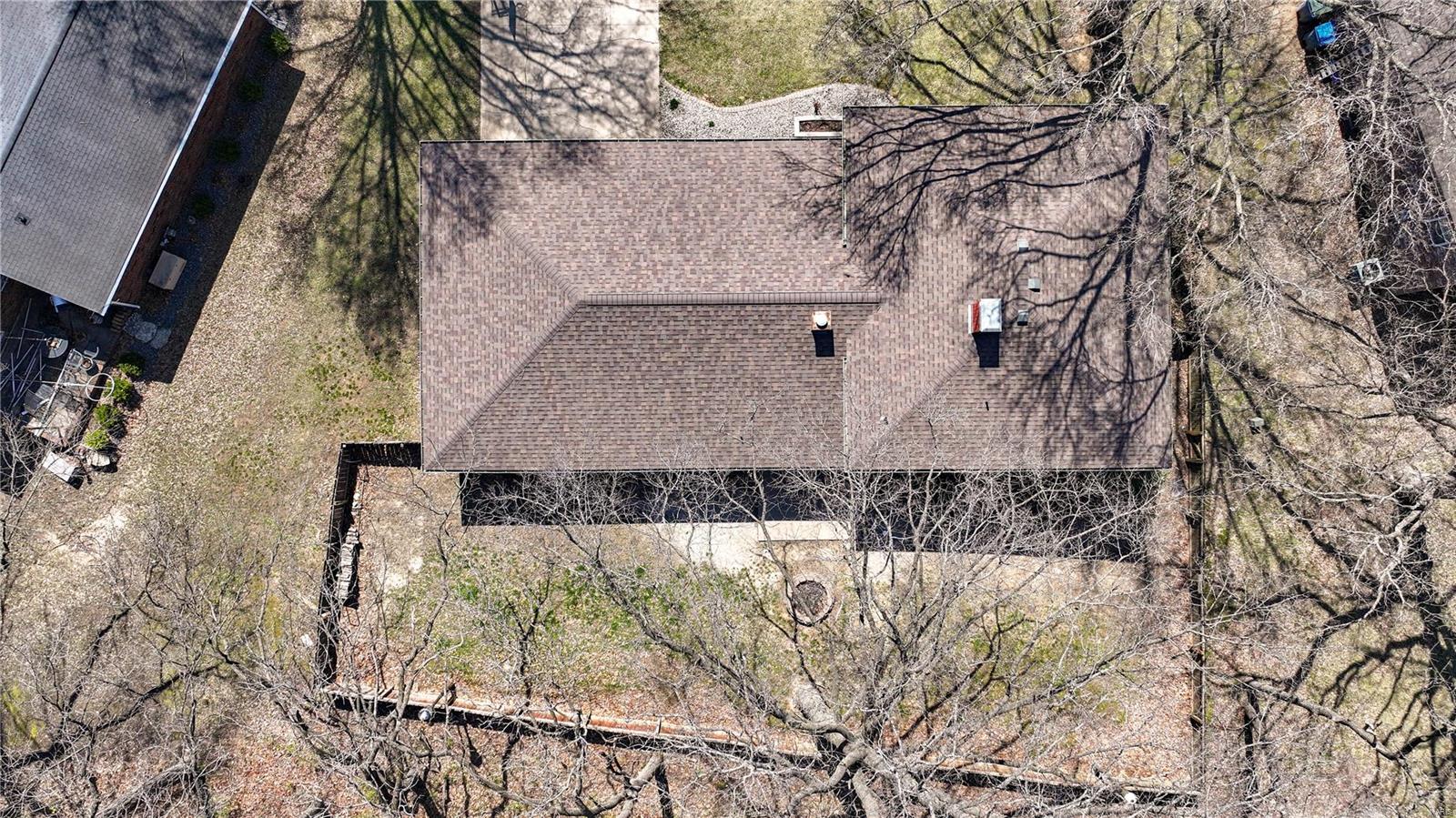 211 Lakeside Drive Bethalto, IL 62010 - Photo 10 of 52