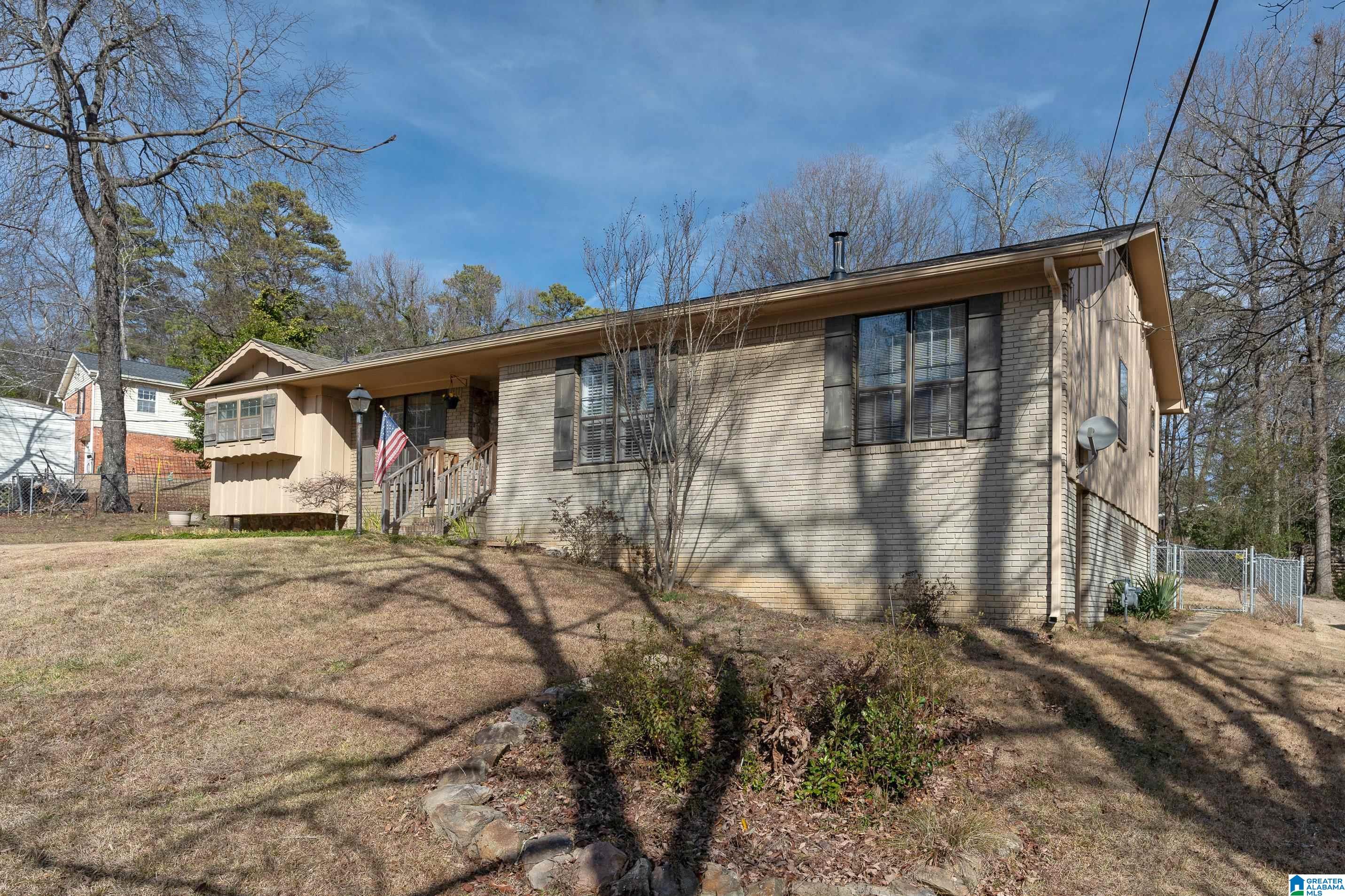 3404 Rock Ridge Circle Birmingham, AL 35210 - Photo 2 of 29
