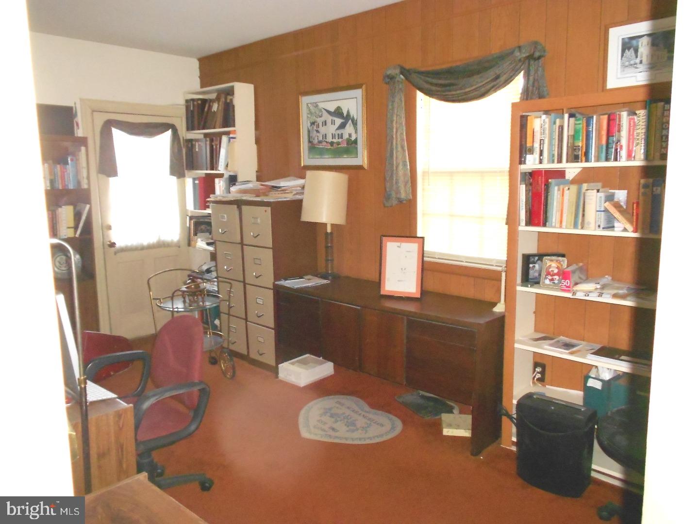 102 Old Oak Road Newark, DE 19711 - Photo 6 of 15 Den
