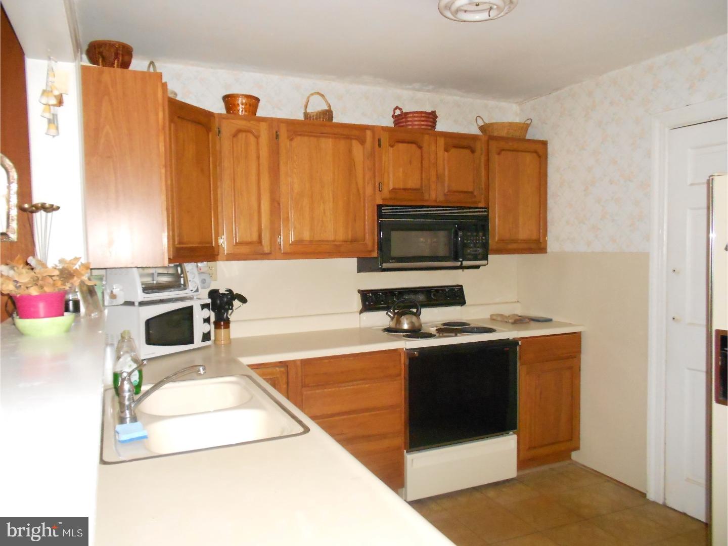 102 Old Oak Road Newark, DE 19711 - Photo 9 of 15 Kitchen