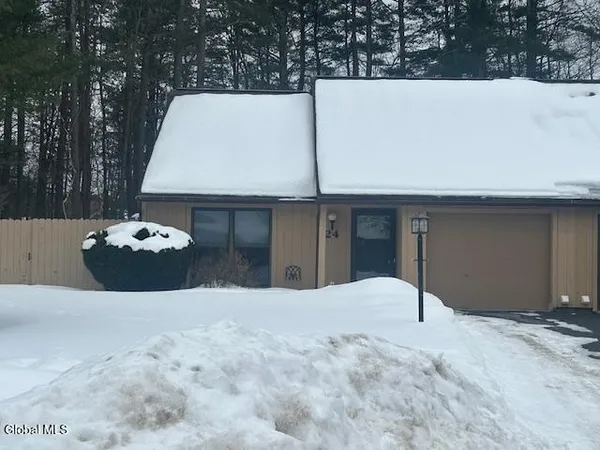 $1,600 | 24 Queen Ann Court, Queensbury, NY 12804