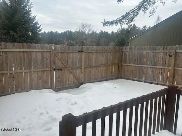 $1,600 | 24 Queen Ann Court, Queensbury, NY 12804