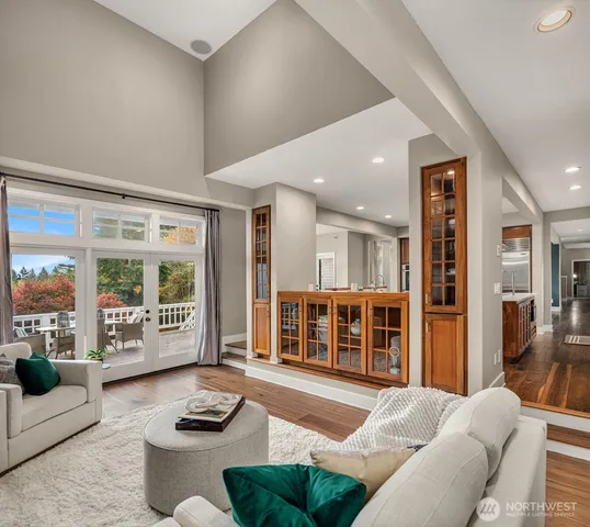 $3,050,000 | 26133 Northeast 34th Street, Redmond, WA 98053