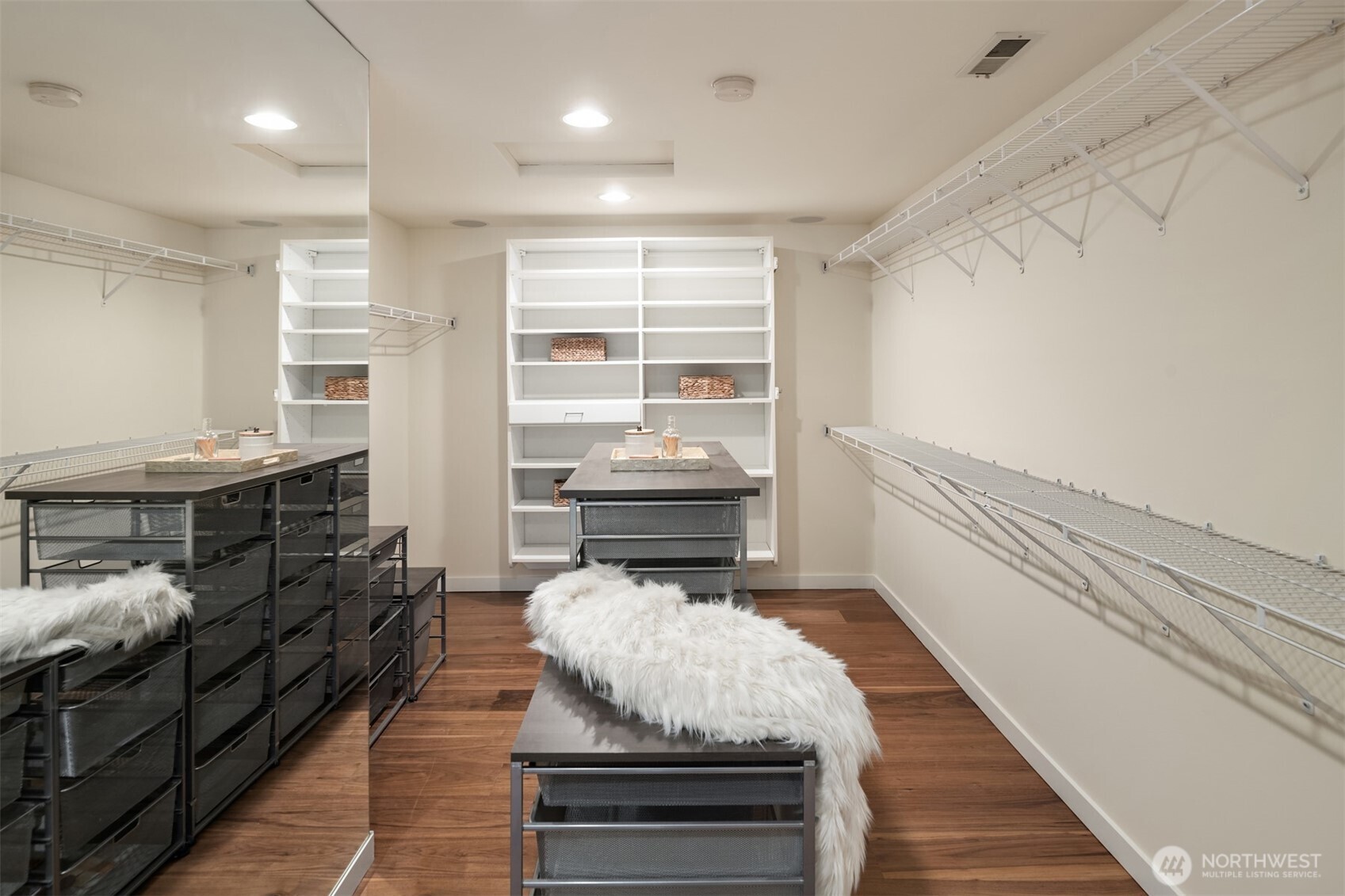26133 Northeast 34th Street Redmond, WA 98053 - Photo 25 of 40 a hallway with a couch