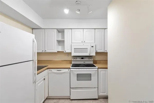 $2,500 | 86 Howe Street, Unit A, New Haven, CT 06511