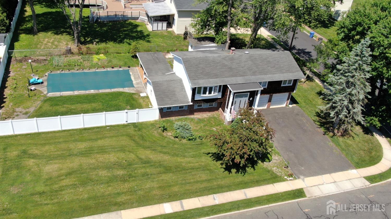 37 Valley Vale Drive Old Bridge, NJ 08857 - Photo 3 of 26