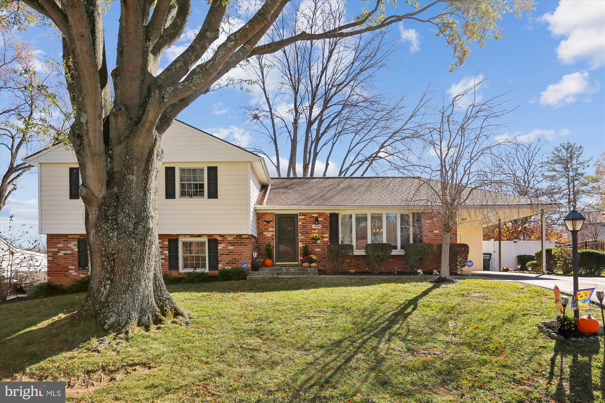 19321 Olney Mill Road Olney, MD 20832 - Photo 2 of 91 Front Elevation