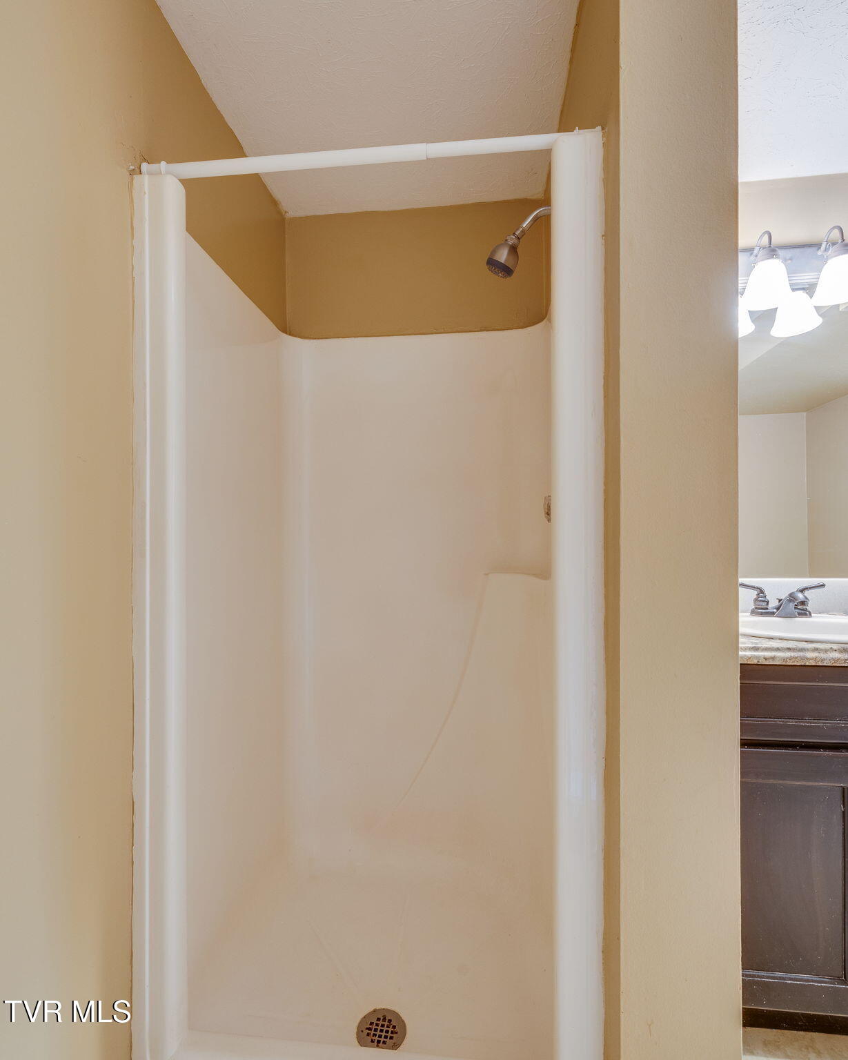 309 Summerville Road Kingsport, TN 37663 - Photo 14 of 34 summer14