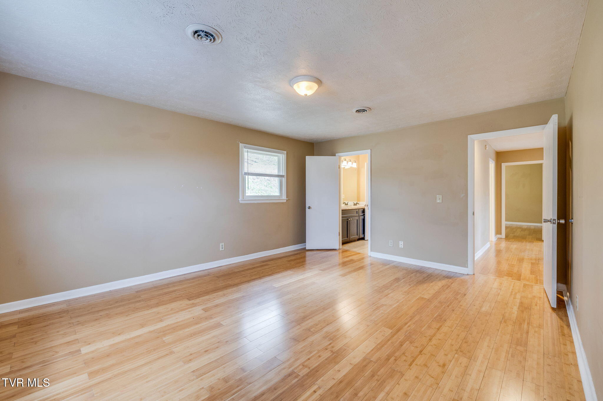 309 Summerville Road Kingsport, TN 37663 - Photo 24 of 34 summer24