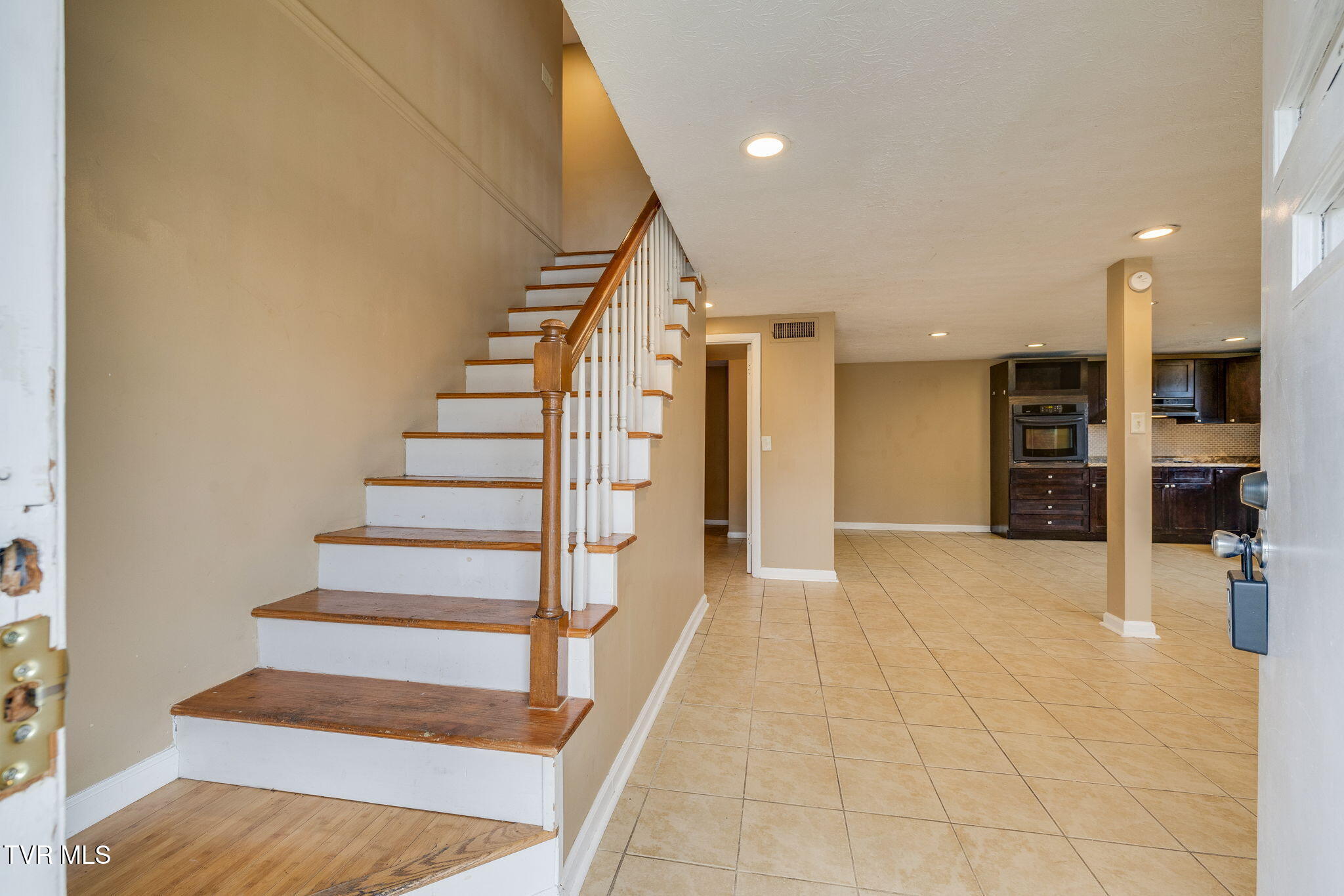 309 Summerville Road Kingsport, TN 37663 - Photo 5 of 34 summer5