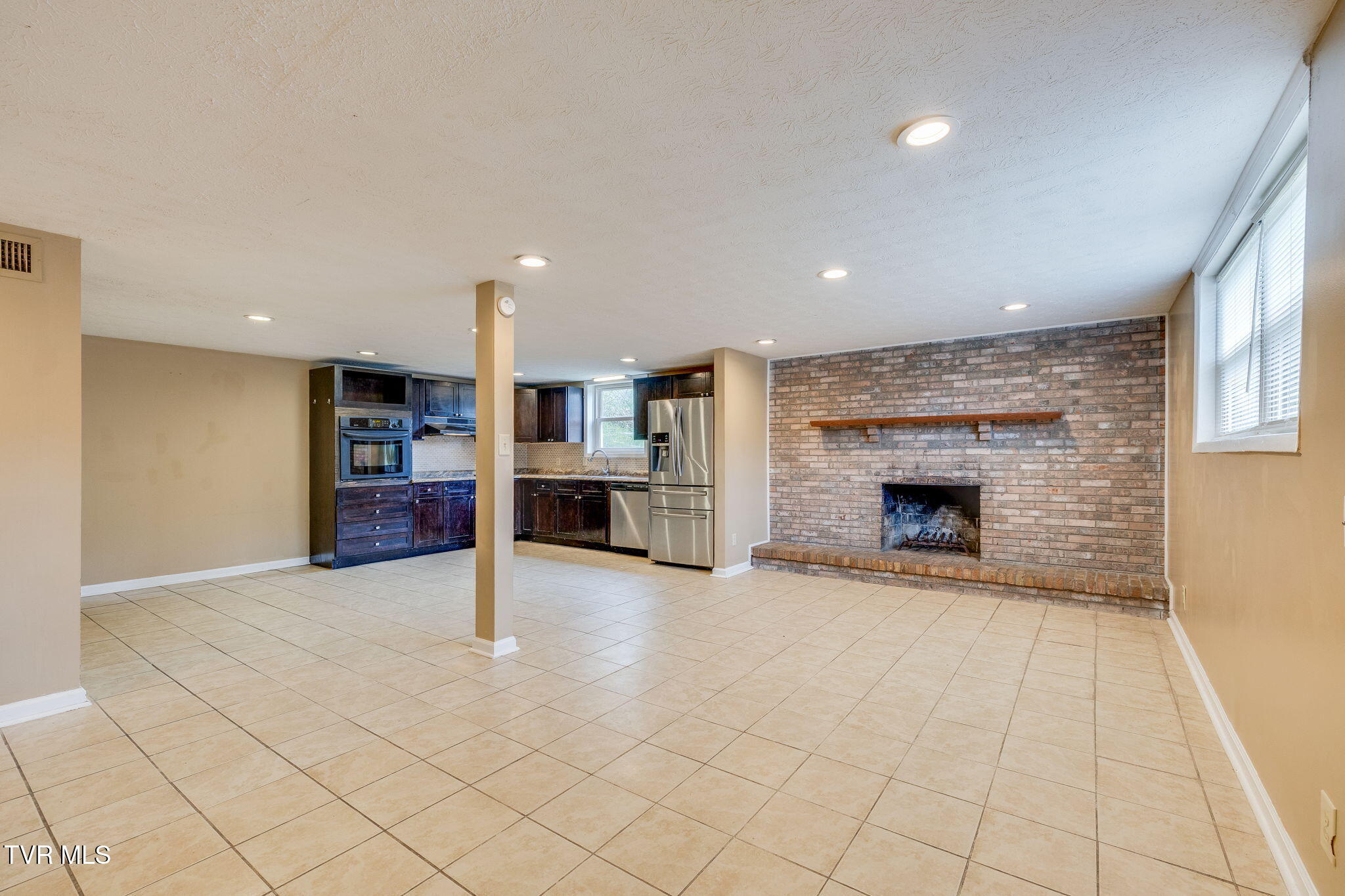 309 Summerville Road Kingsport, TN 37663 - Photo 6 of 34 summer6