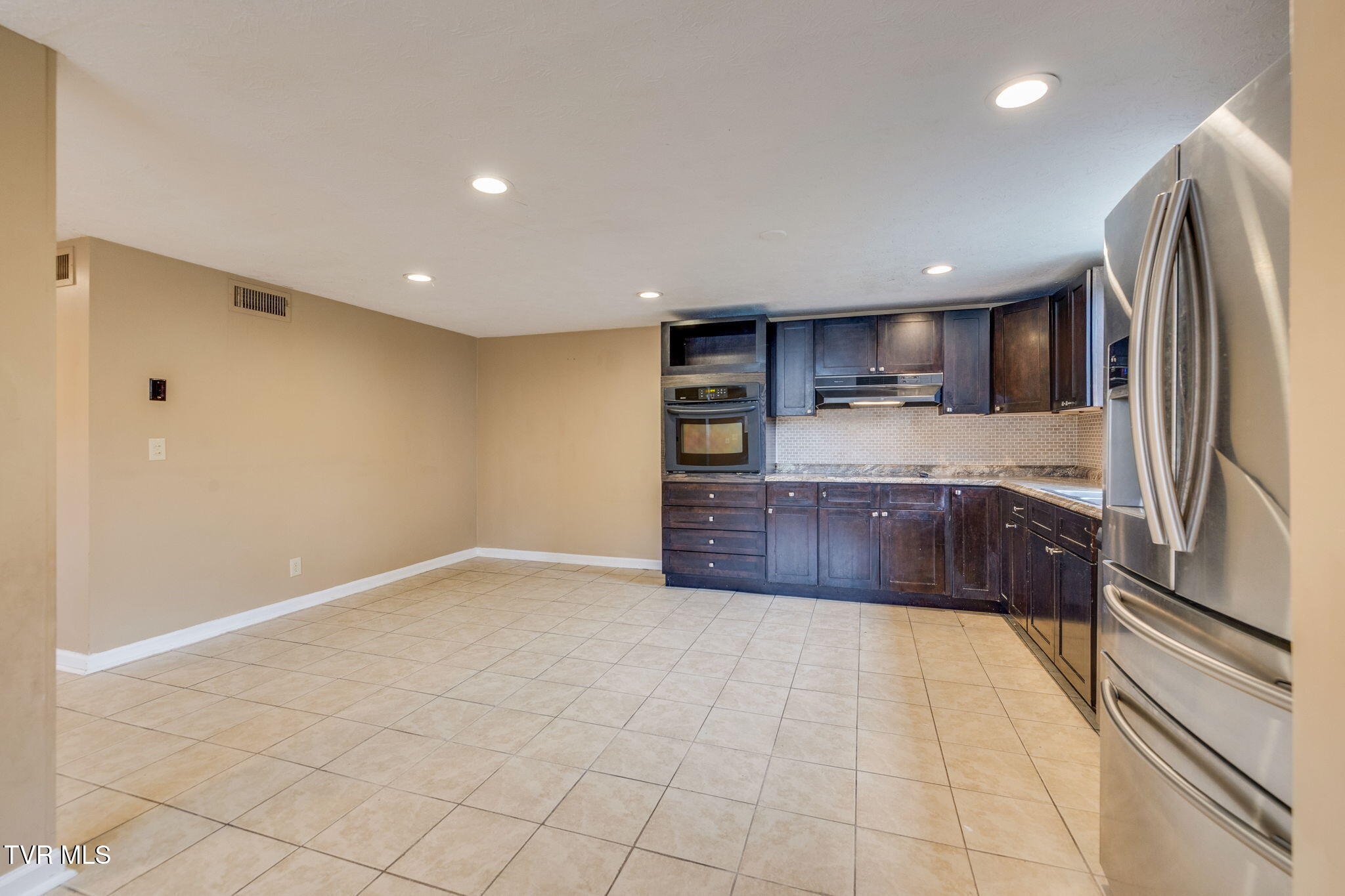 309 Summerville Road Kingsport, TN 37663 - Photo 9 of 34 summer9