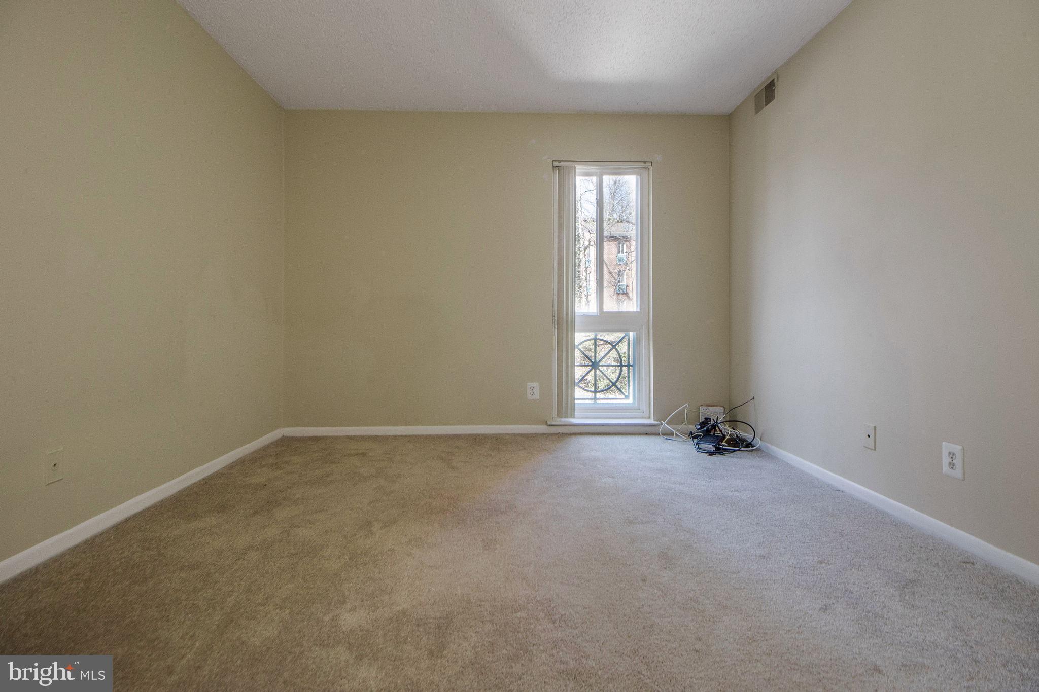 11841 Shire Court, Unit 21B Reston, VA 20191 - Photo 23 of 35 Large Rooms