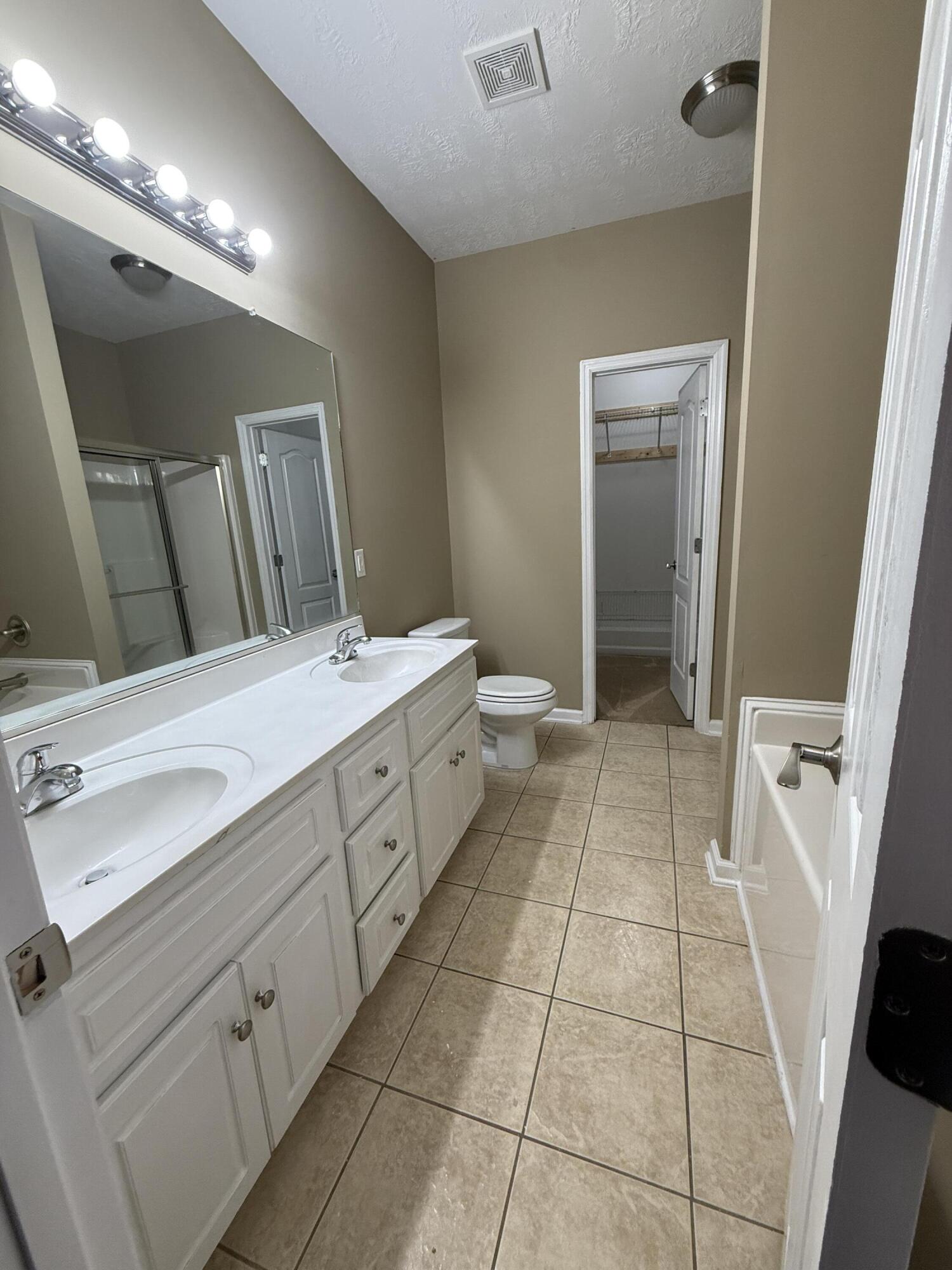 4304 East Barcelona Way Augusta, GA 30906 - Photo 16 of 57 Primary bathroom