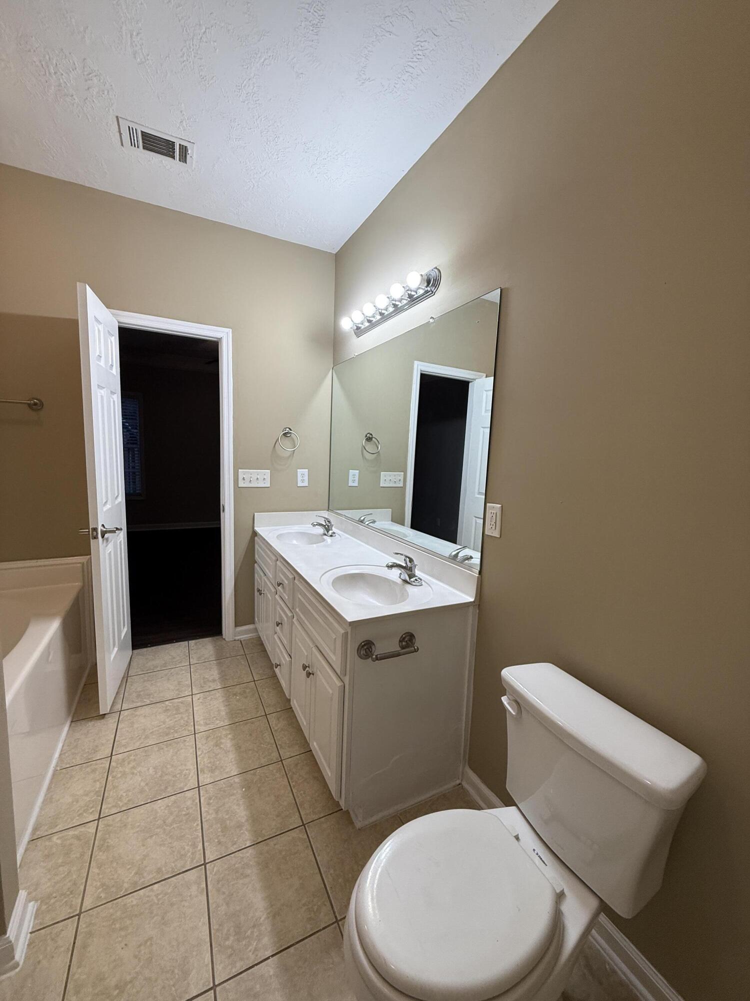 4304 East Barcelona Way Augusta, GA 30906 - Photo 20 of 57 Primary bathroom