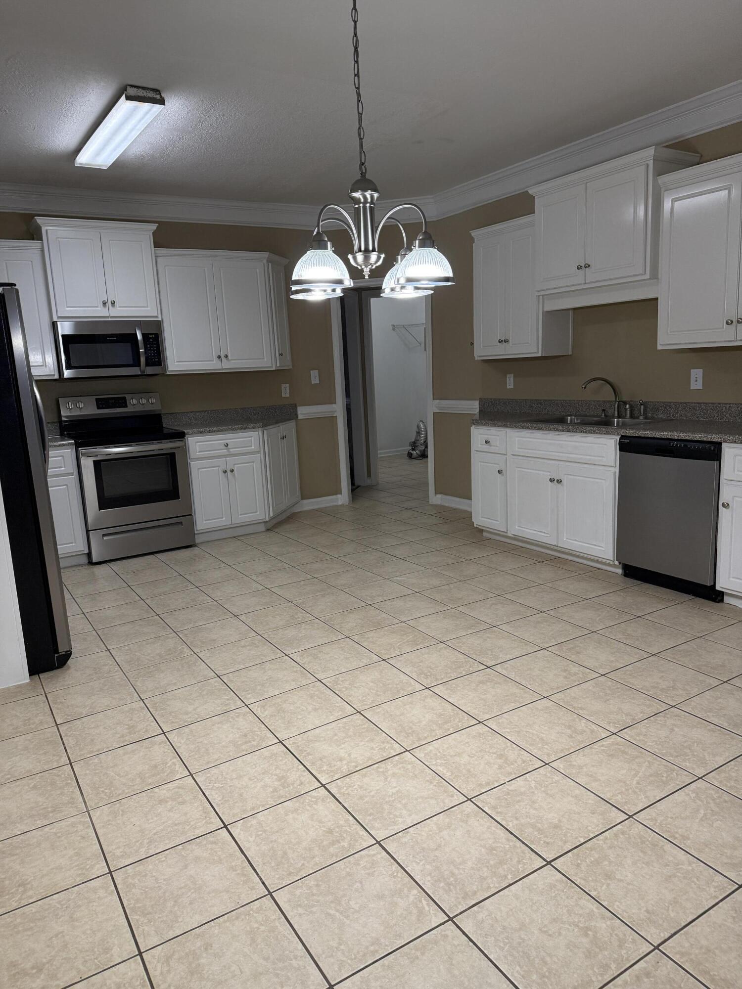 4304 East Barcelona Way Augusta, GA 30906 - Photo 25 of 57 Kitchen