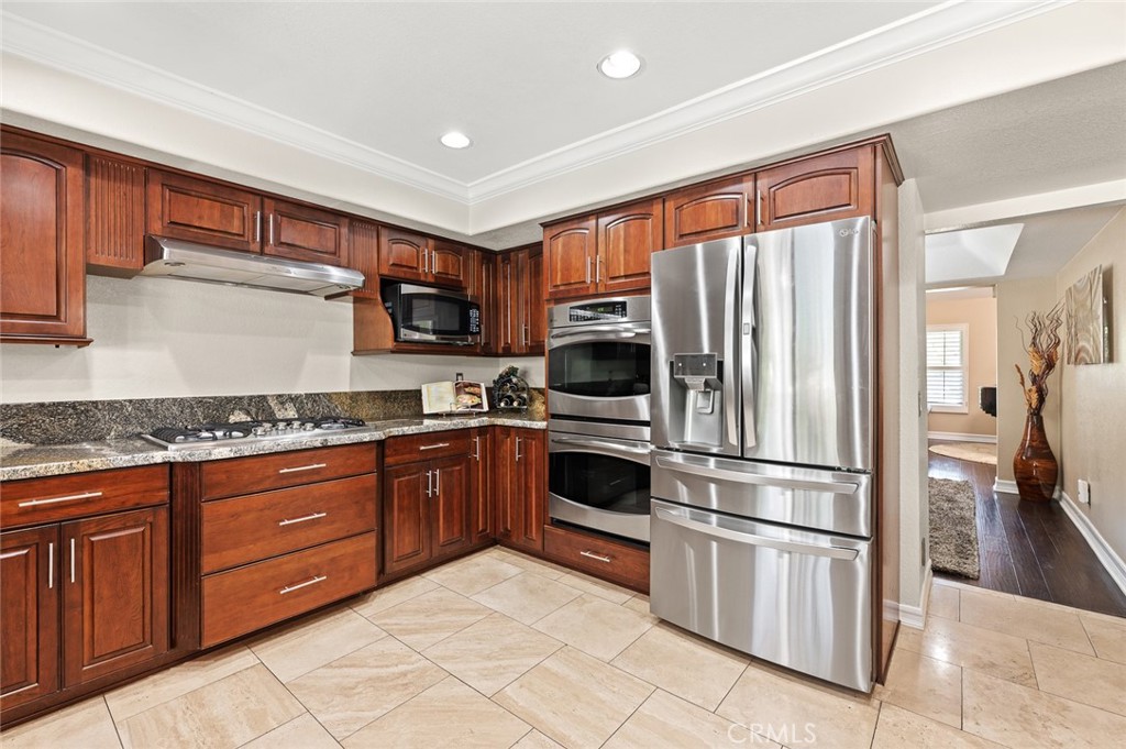 641 Trail View Court Upland, CA 91784 - Photo 14 of 75