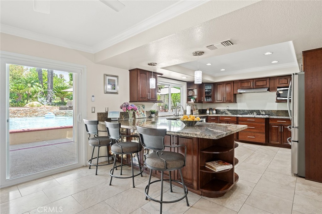 641 Trail View Court Upland, CA 91784 - Photo 16 of 75