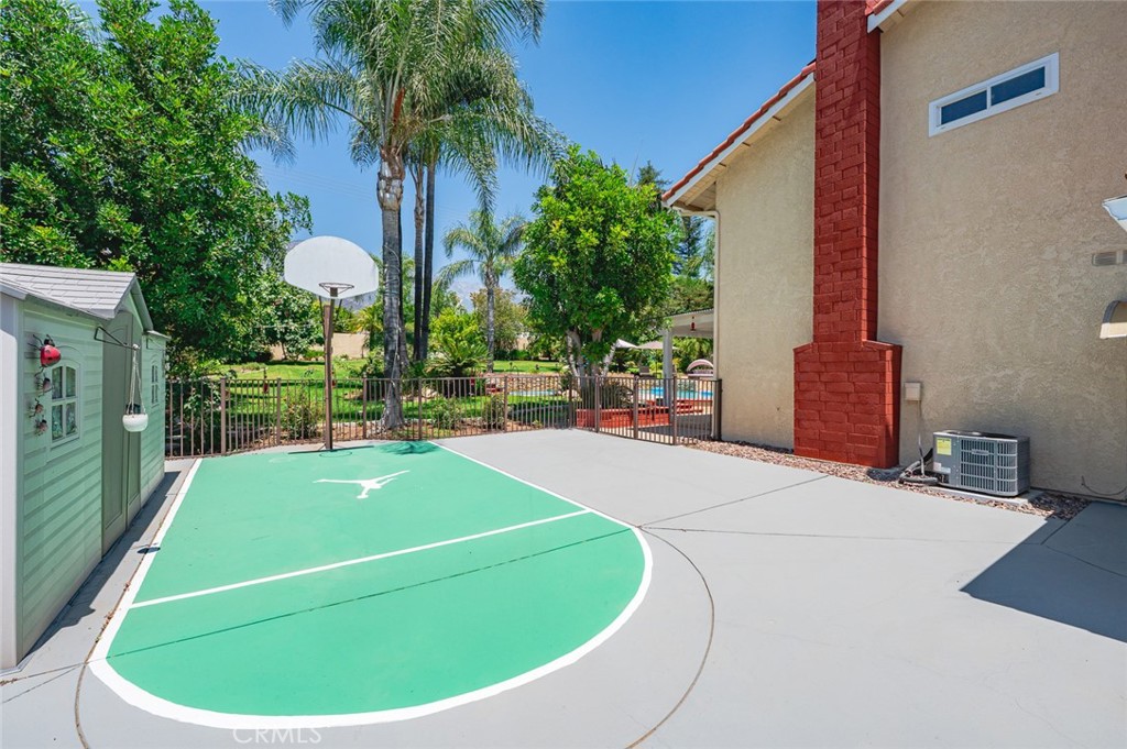 641 Trail View Court Upland, CA 91784 - Photo 45 of 75