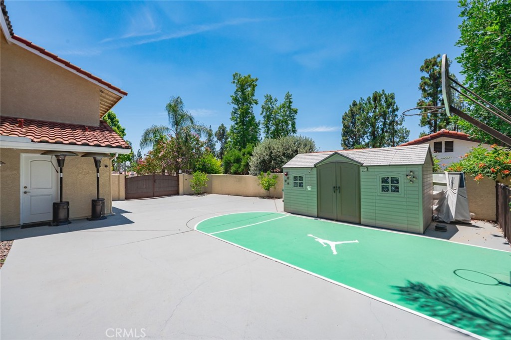 641 Trail View Court Upland, CA 91784 - Photo 48 of 75