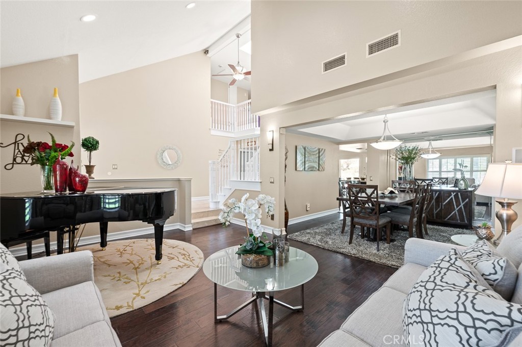 641 Trail View Court Upland, CA 91784 - Photo 5 of 75