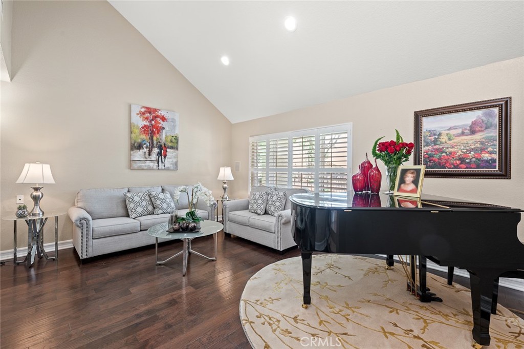 641 Trail View Court Upland, CA 91784 - Photo 6 of 75