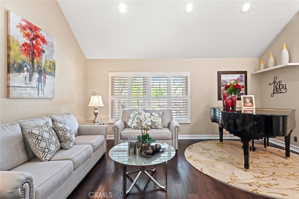 641 Trail View Court Upland, CA 91784 - Photo 8 of 75