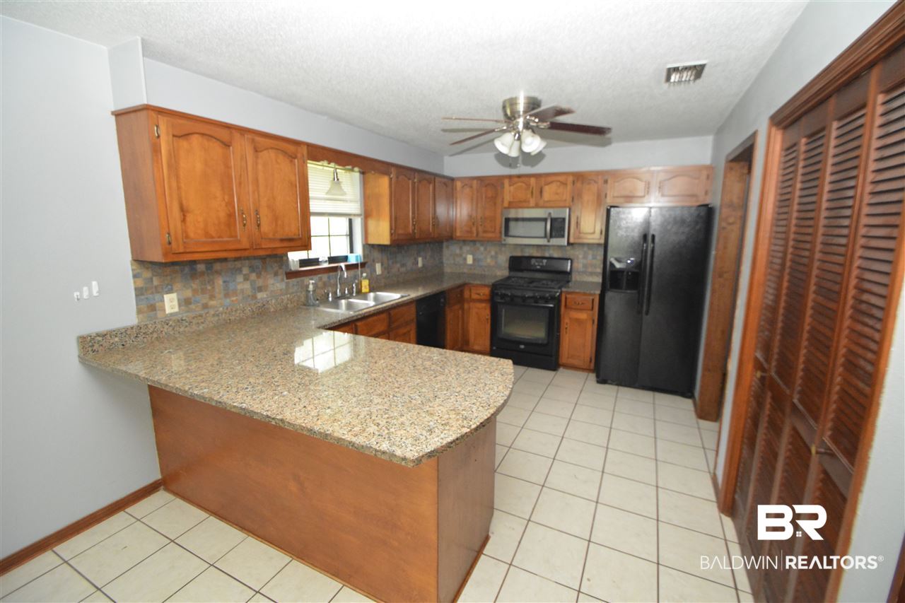 7951 Kali Oka Road Saraland, AL 36571 - Photo 2 of 26