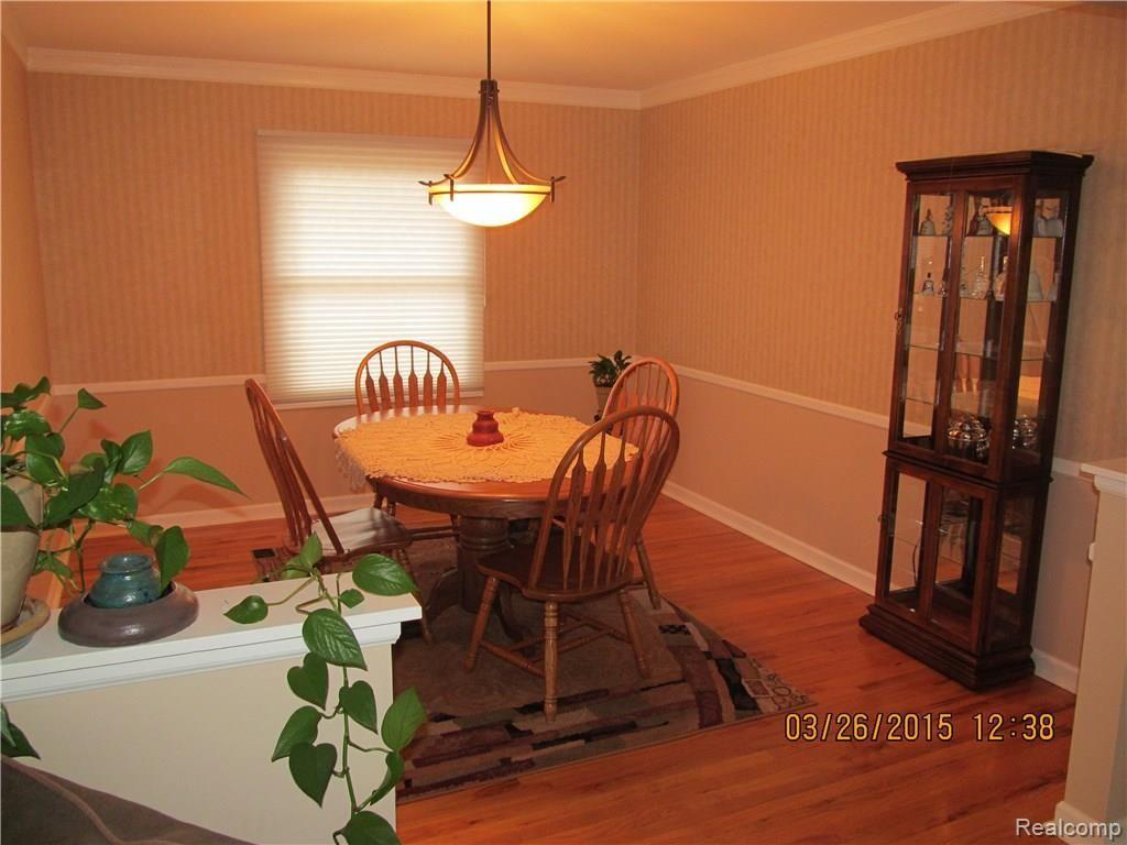 25601 Branchaster Road Farmington Hills, MI 48336 - Photo 5 of 23
