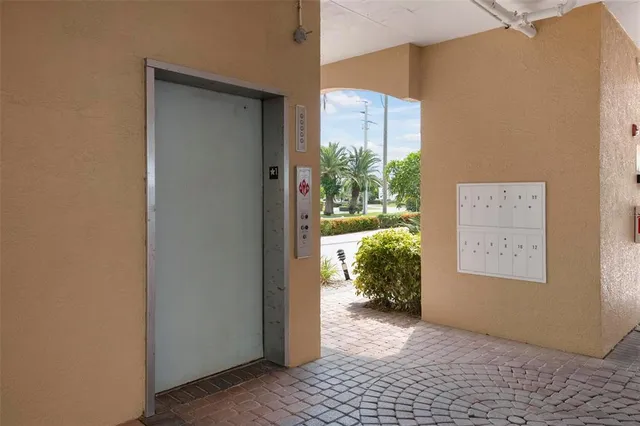 $2,095,000 | 1900 Gulf Drive North, Unit 1, Bradenton Beach, FL 34217