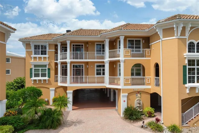 $2,095,000 | 1900 Gulf Drive North, Unit 1, Bradenton Beach, FL 34217