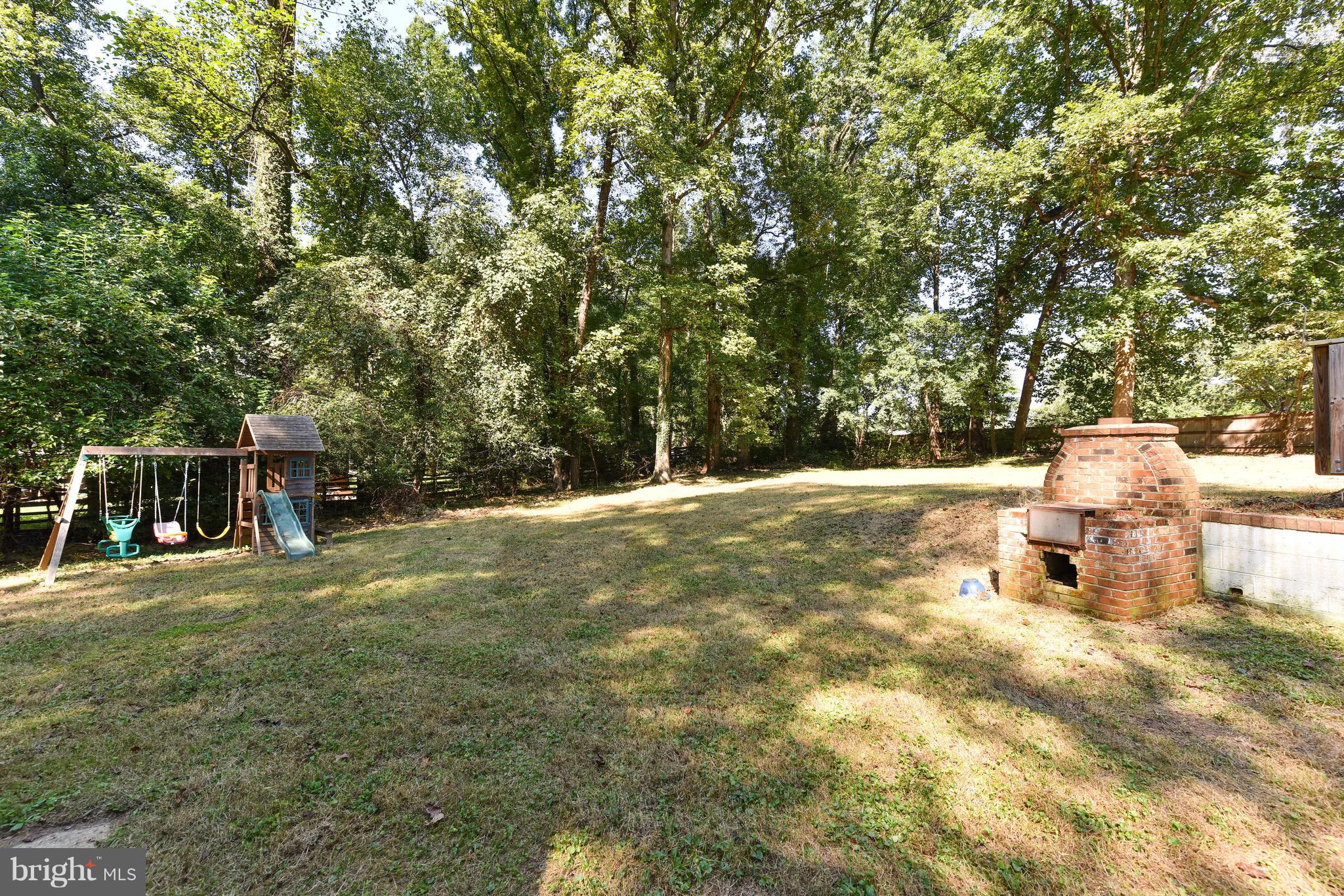 654 Walker Road Great Falls, VA 22066 - Photo 28 of 30 Exterior (Rear)