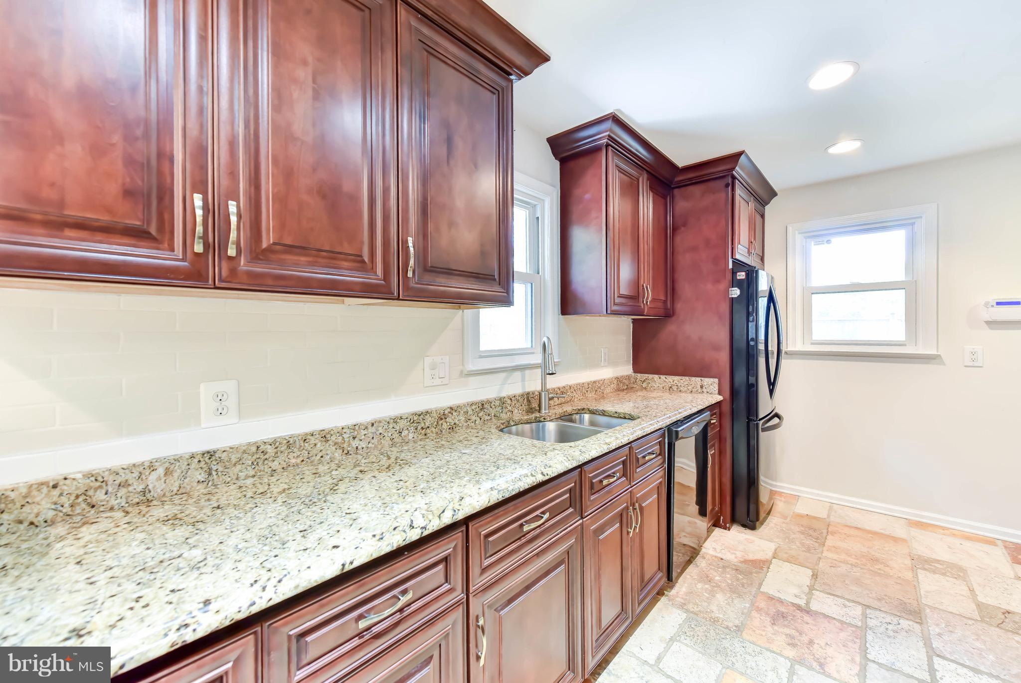 654 Walker Road Great Falls, VA 22066 - Photo 8 of 30 Kitchen