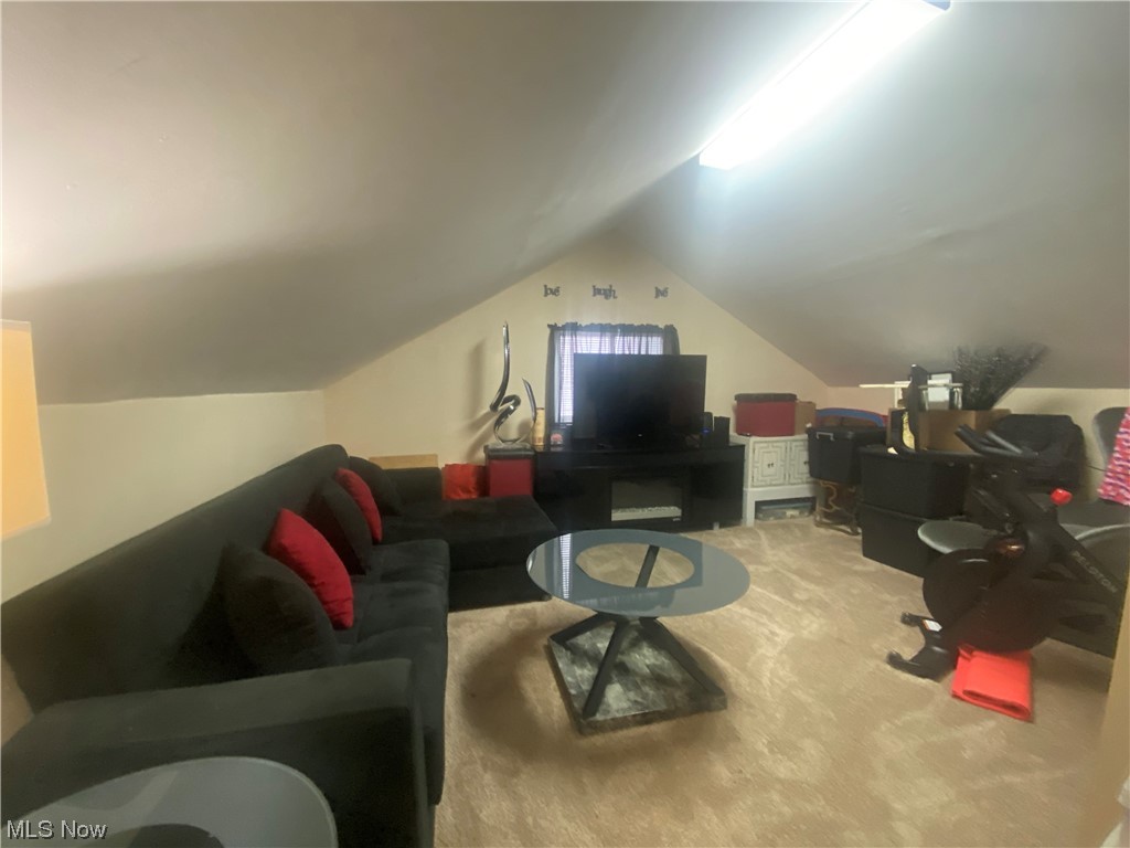 1500 Edgefield Road Lyndhurst, OH 44124 - Photo 15 of 24 Bedroom featuring vaulted ceiling
