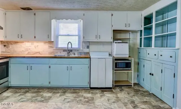 $294,000 | 1427 Highway 93, Fall Branch, TN 37656