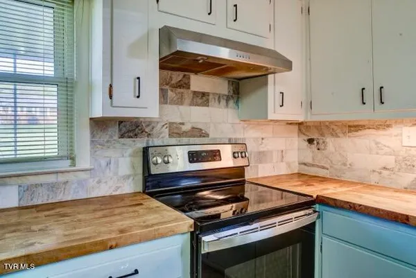 $294,000 | 1427 Highway 93, Fall Branch, TN 37656