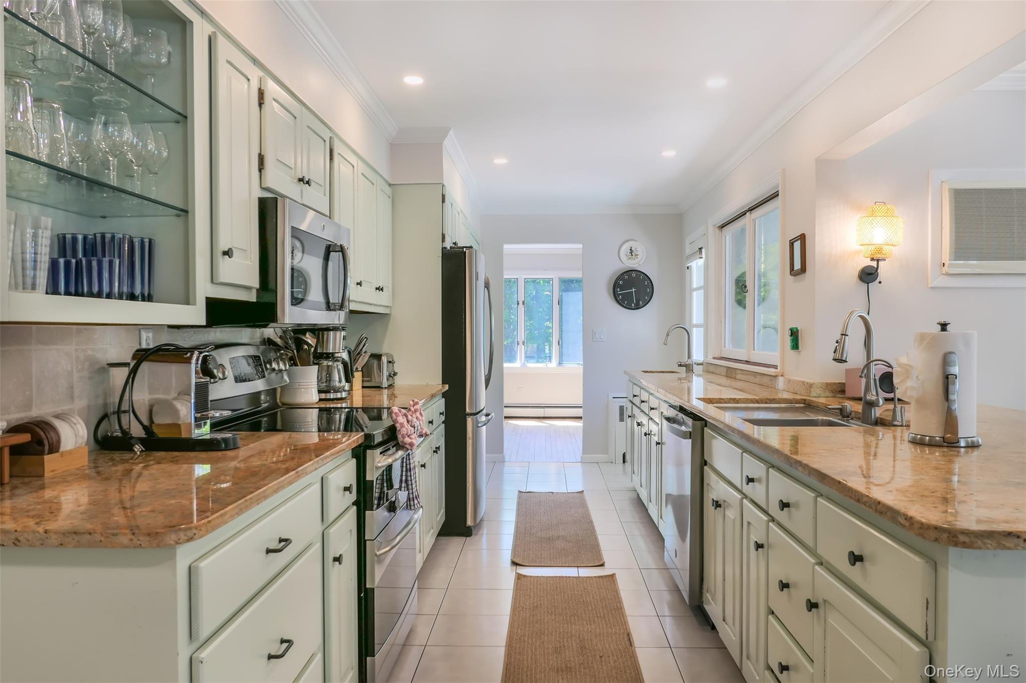 47 Oak Road East Patchogue, NY 11713 - Photo 15 of 36