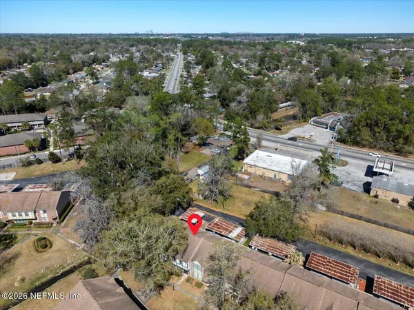 a front view of house with yard