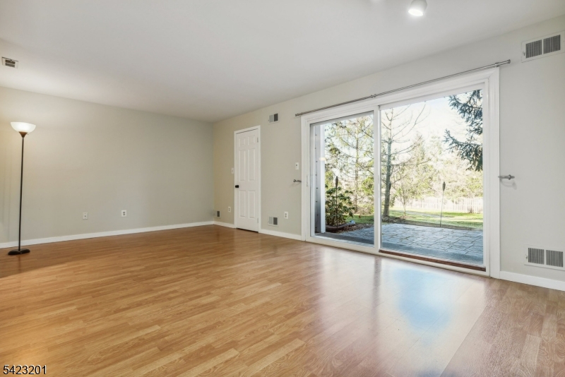 155 Northfield Road Bridgewater, NJ 08807 - Photo 4 of 14