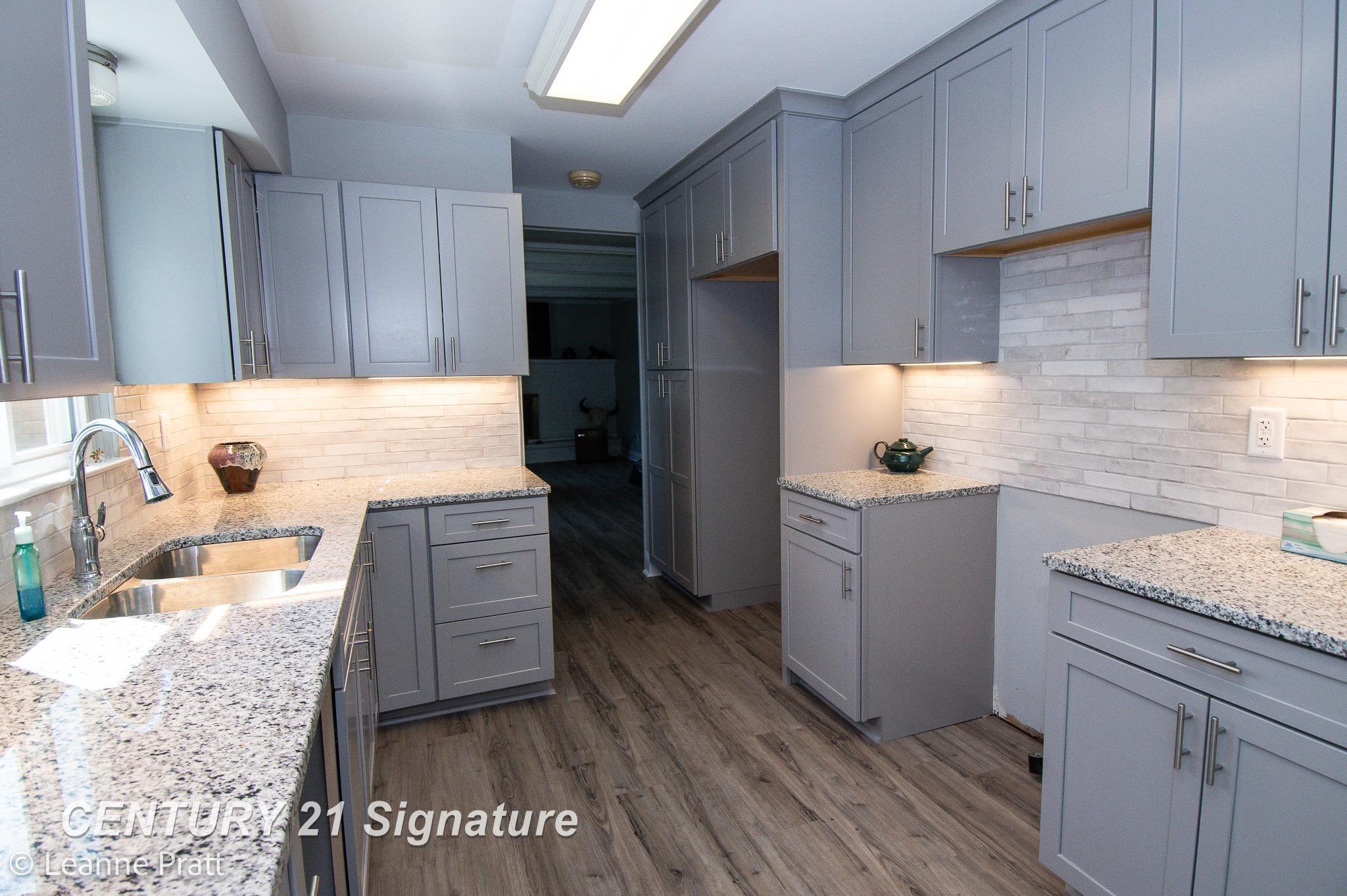 2012 North Nichols Road Flushing, MI 48433 - Photo 9 of 32 50150526-9ffcc3f5-18d3-4192-8274-ea81c3353ba1.JPG
