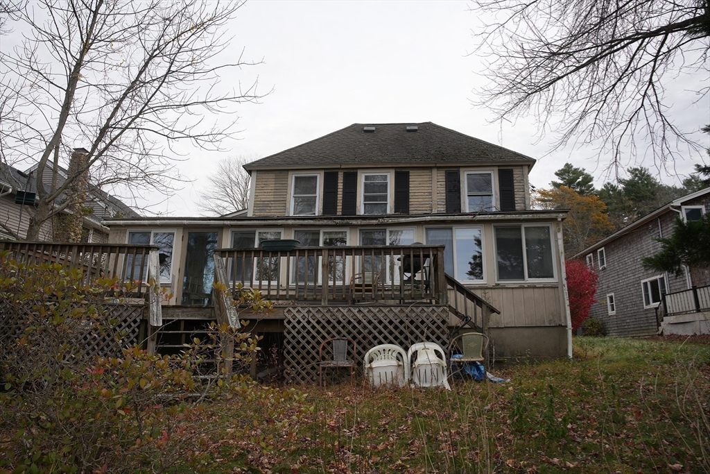 27 Taft Avenue Mendon, MA 01756 - Photo 3 of 8 a front view of a house with yard
