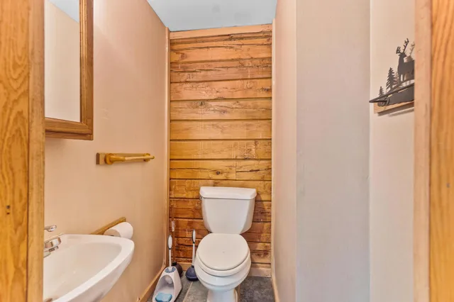 $425,000 | 21740 Highway 89, Puposky, MN 56667