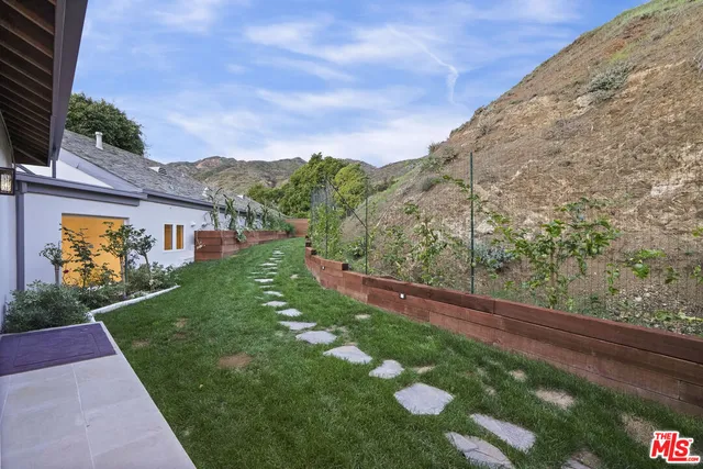 $15,000,000 | 3140 Sweetwater Mesa Road, Malibu, CA 90265