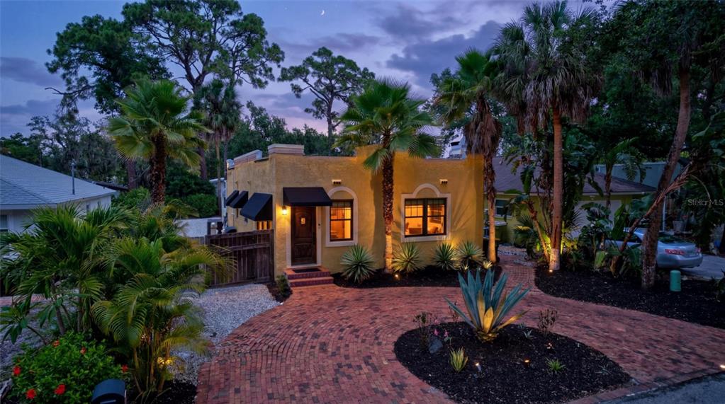 2437 Floyd Street Sarasota, FL 34239 - Photo 3 of 50