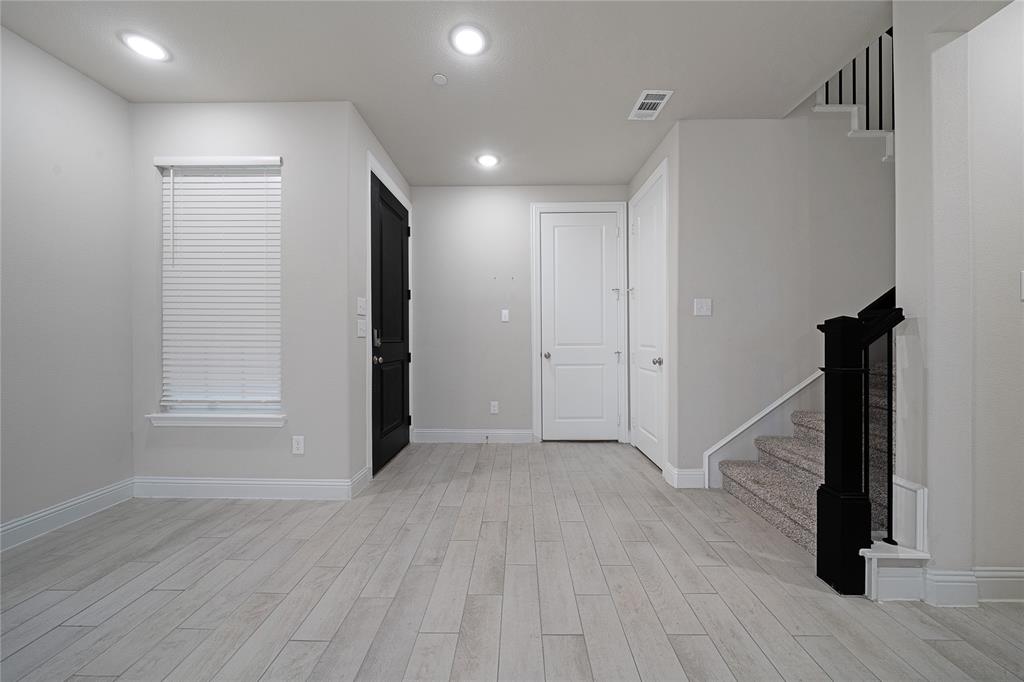 1719 Lisa Court Allen, TX 75002 - Photo 3 of 29