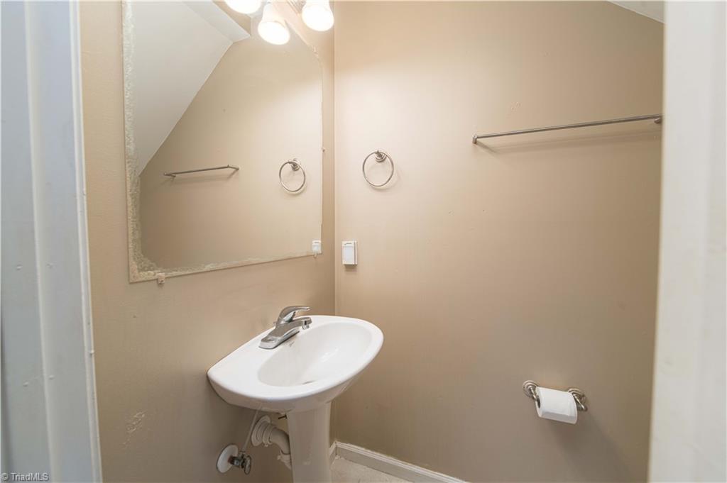 5235 Murray Road Winston-Salem, NC 27106 - Photo 12 of 22