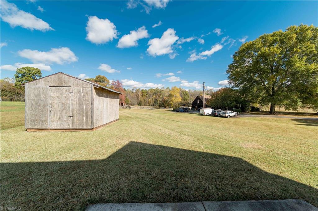 5235 Murray Road Winston-Salem, NC 27106 - Photo 3 of 22