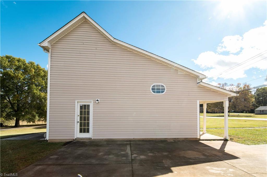 5235 Murray Road Winston-Salem, NC 27106 - Photo 5 of 22