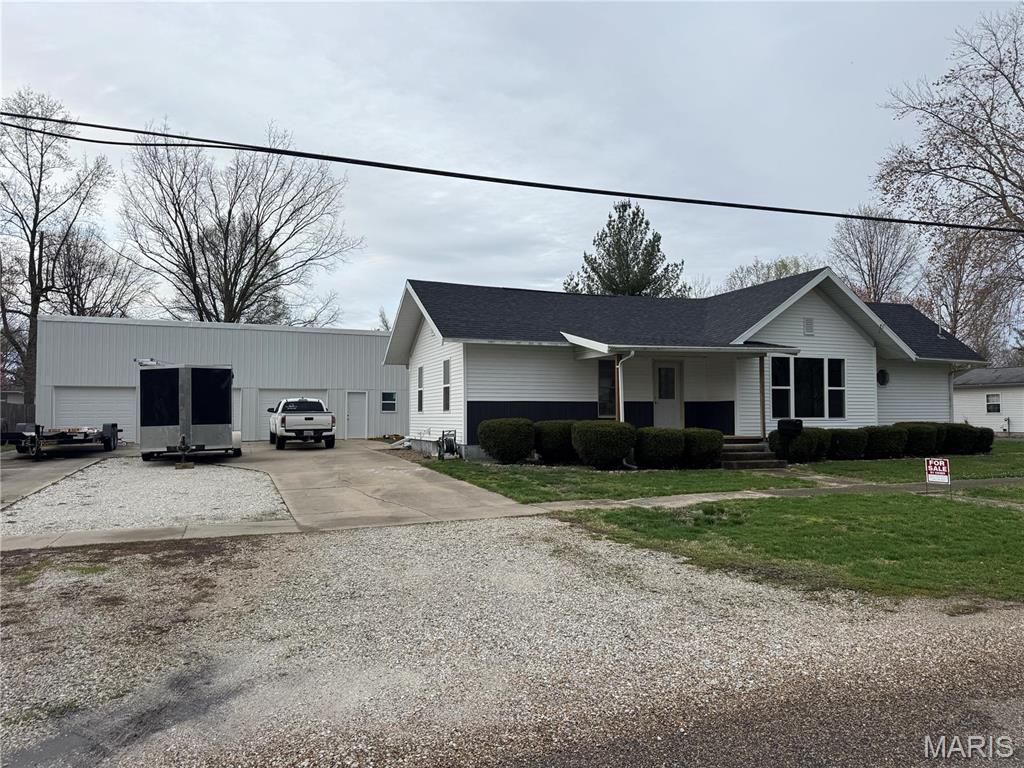 155 East Brown Street Waverly, IL 62692 - Photo 2 of 32