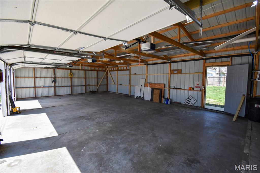 155 East Brown Street Waverly, IL 62692 - Photo 5 of 32